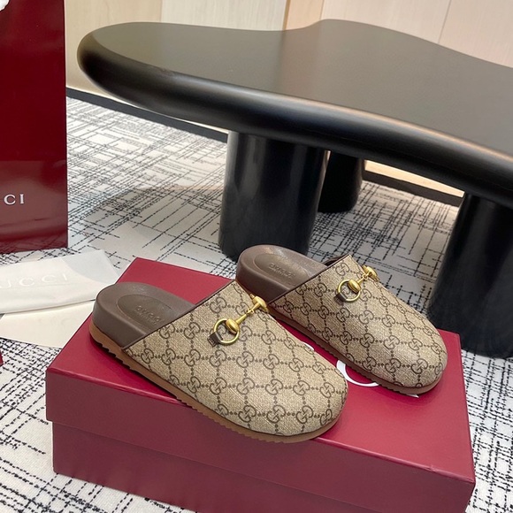 Gucci mule slippers in GG Supreme canvas - Picture 3 of 8